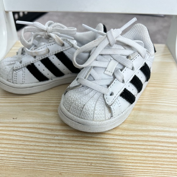 Shell Toe toddler adidas - Picture 3 of 7